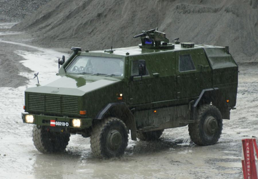 KMW Dingo 2 4x4 2004 года  (фото 1 из 11)